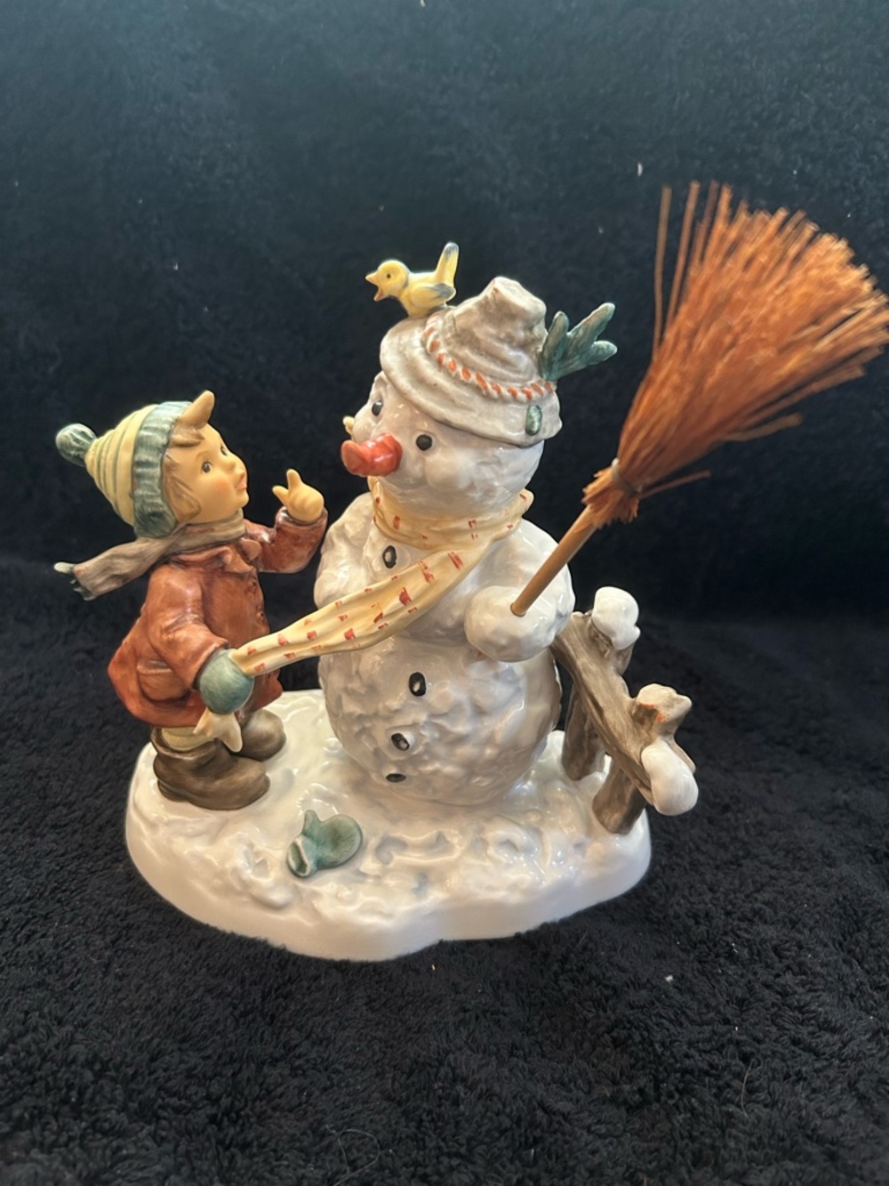 Winter Friend Hummel
